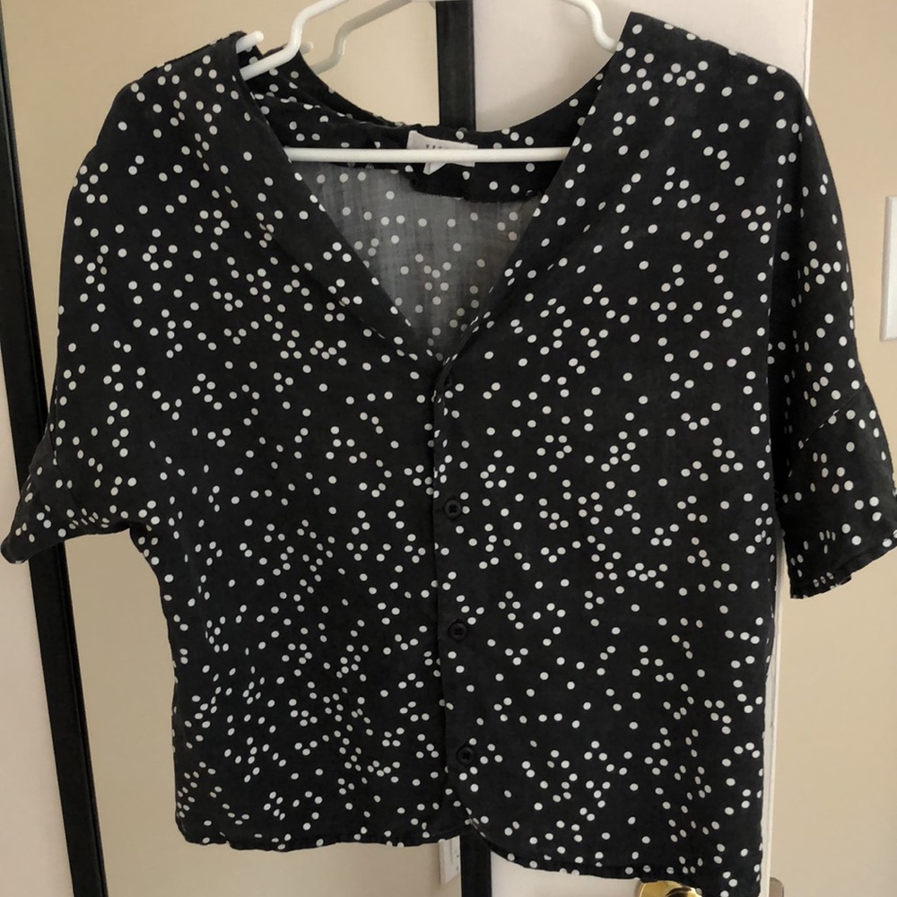 VETTA Flounce Sleeve Dot Blouse